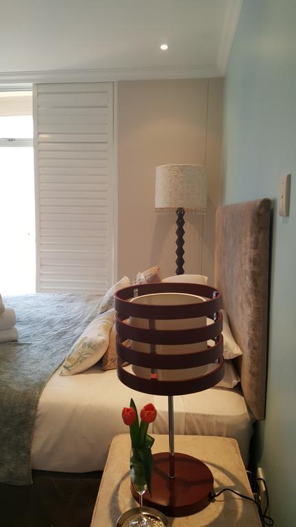 703 Oyster Schelles * Durban