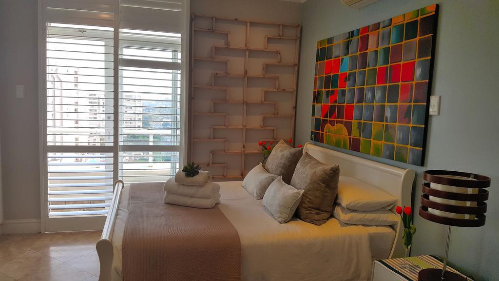 703 Oyster Schelles Durban