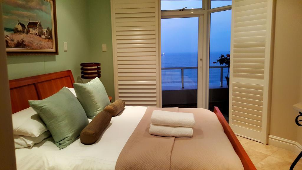 703 Oyster Schelles - By In Umhlanga